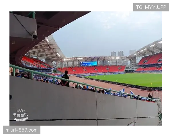 中超俱乐部开放日：数千名小球迷走进基地，体验职业足球训练